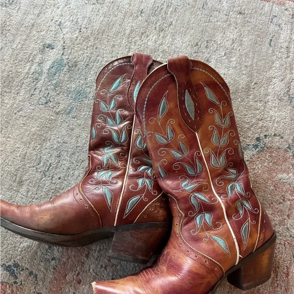 Ariat Red Cowboy Boots - Picture 9 of 10